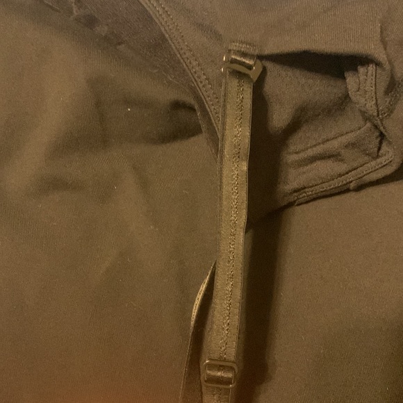 Lululemon Black Athletic Top. Size 6 or small. - Picture 5 of 8